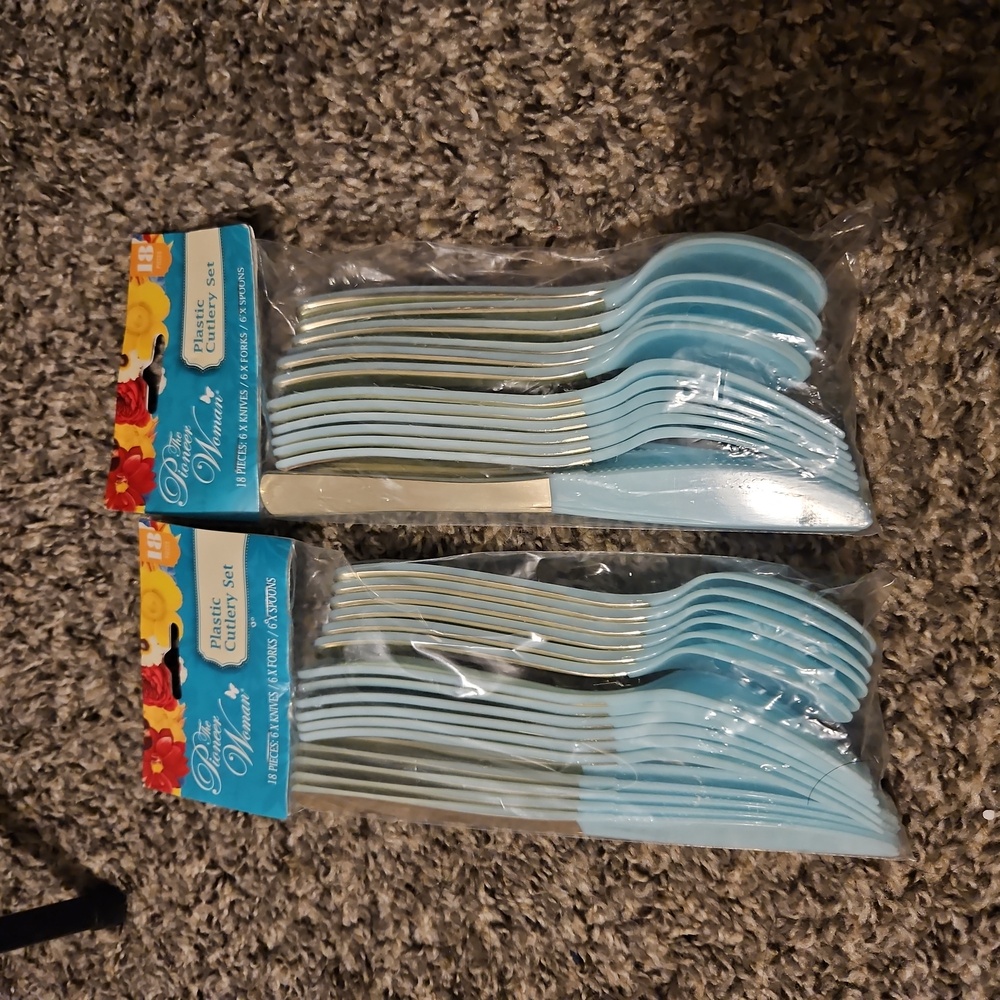 Pioneer Woman Cutlery NWT